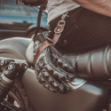 Skórzany pasek na rękawice motocyklowe