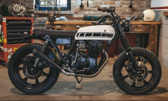 Yamaha XS400 